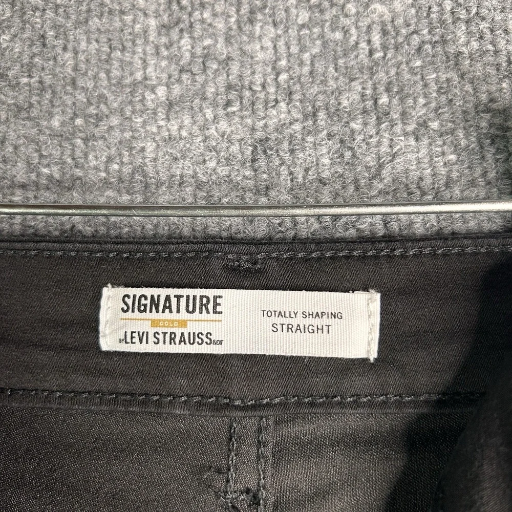 Signature Levi Strauss Jeans‎ Totally Shaping Straight Size 14s Black